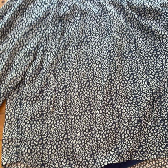 Women’s leopard print blue and white blouse‎ xl - Picture 2 of 14